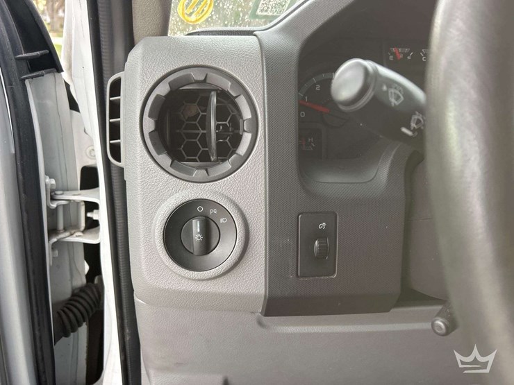 2015-ford-e350-image-15