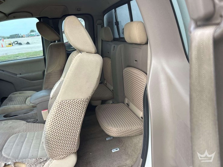 2015-nissan-frontier-image-23