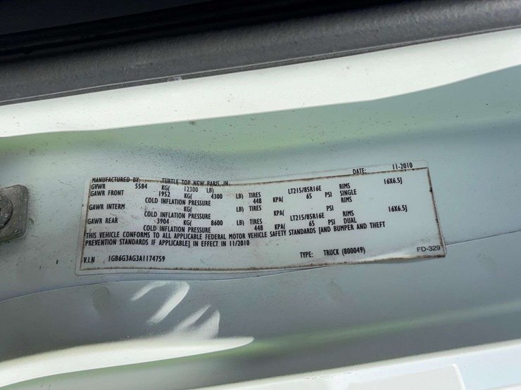 2010-chevrolet-express-3500-image-6