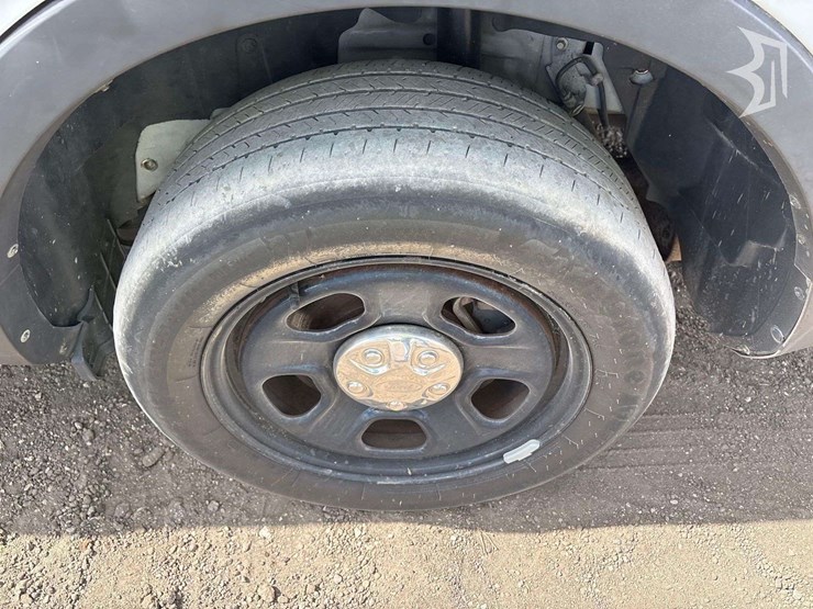 2016-ford-explorer-image-22