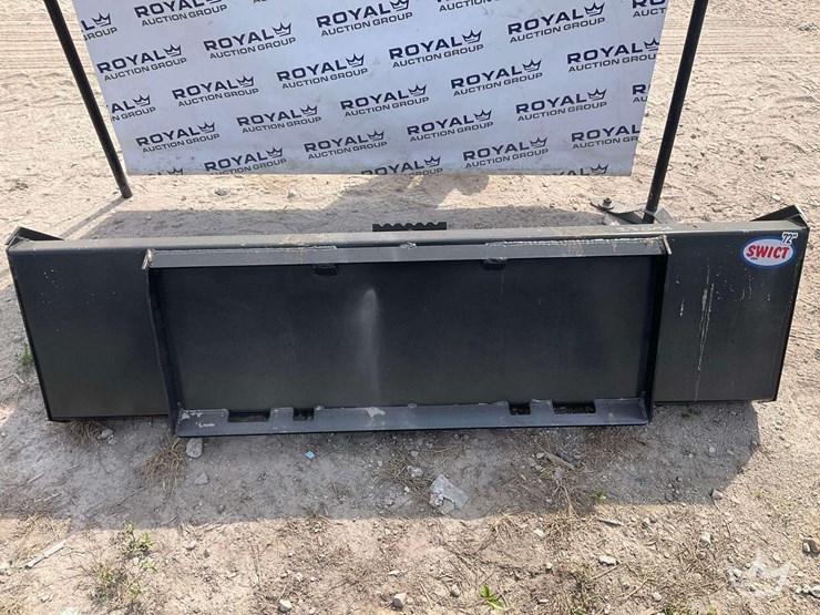 swict-72in-bucket-skid-steer-attachment-image-2