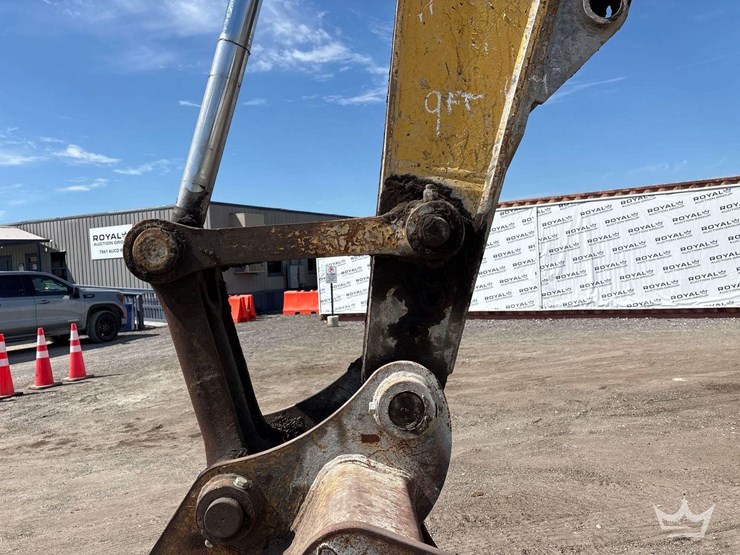 2020-komatsu-pc210-lc-image-20