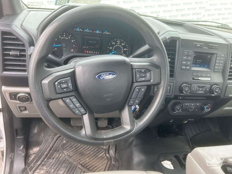 2017-ford-f150-image-16