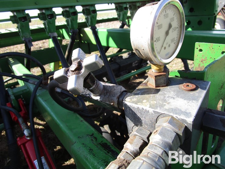 john-deere-750-image-13