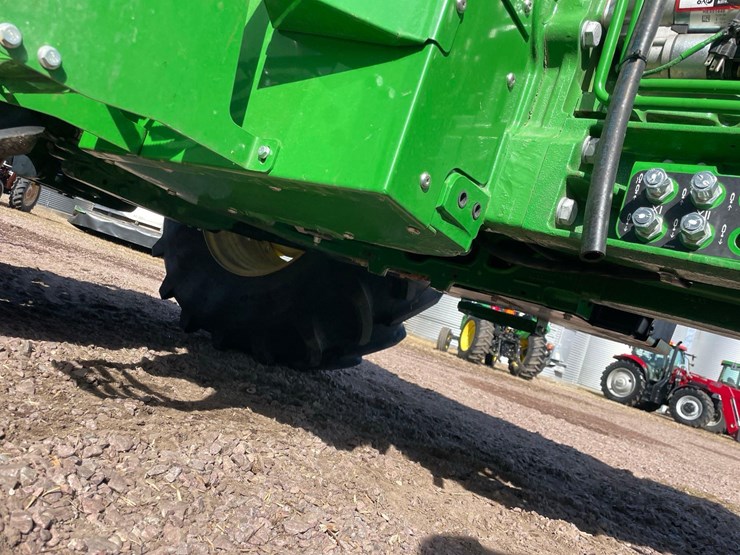 2017-john-deere-5085m-image-34