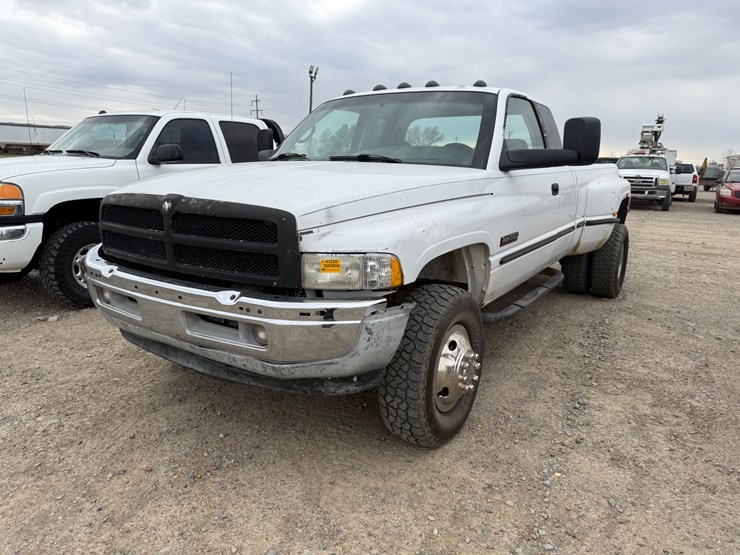 1999-dodge-ram-3500-image-3