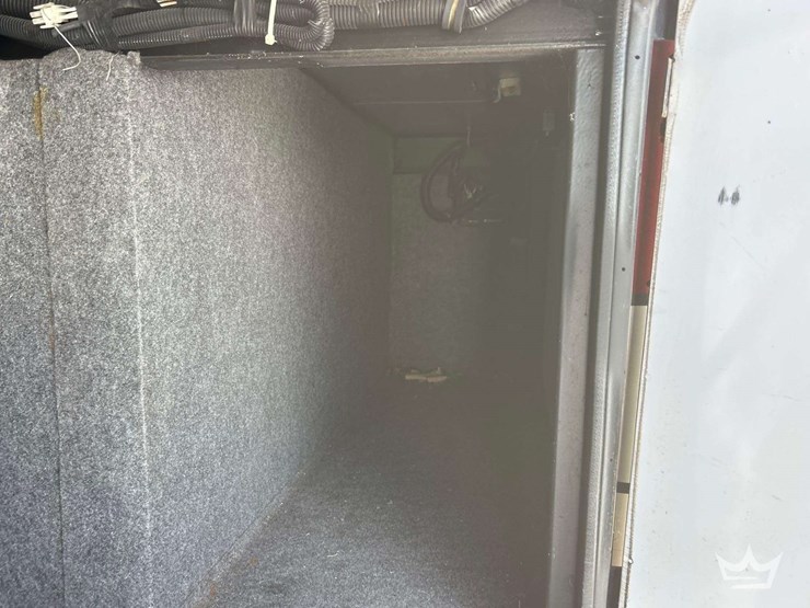 2006-freightliner-tuscany-4077-40ft-class-a-motorhome-image-10