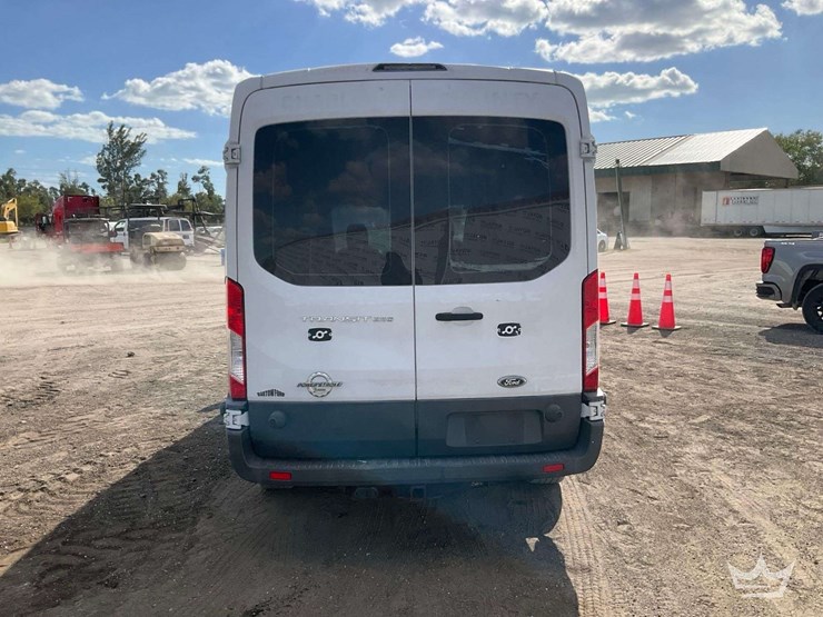 2015-ford-transit-image-28