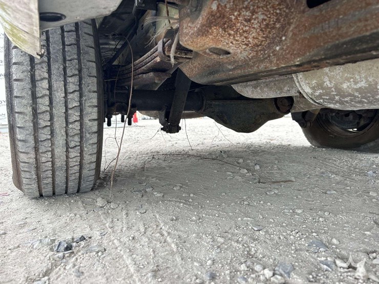 2016-chevrolet-express-2500-image-19