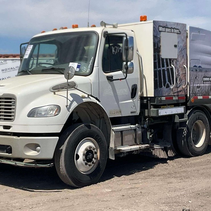 2018 FREIGHTLINER M2 106