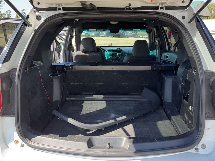 2017-ford-explorer-image-22