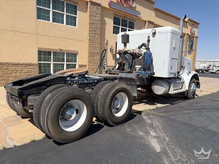 2001-peterbilt-378-image-4