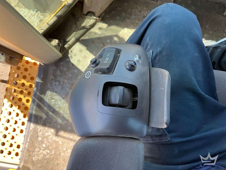 2015-volvo-l110h-image-13