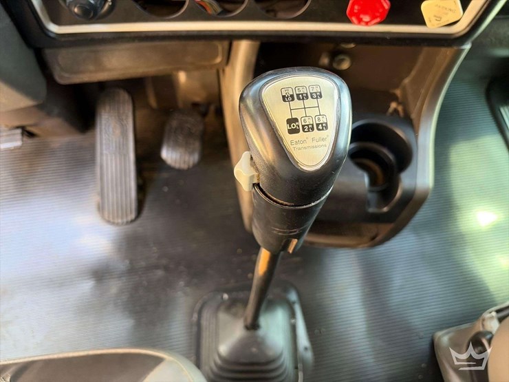 2011-kenworth-t800-image-15