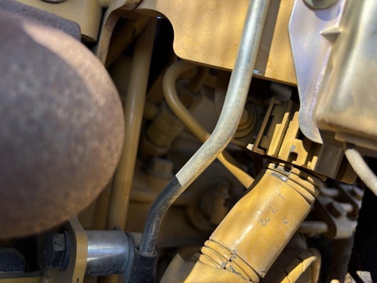 2018-caterpillar-cb24b-image-41