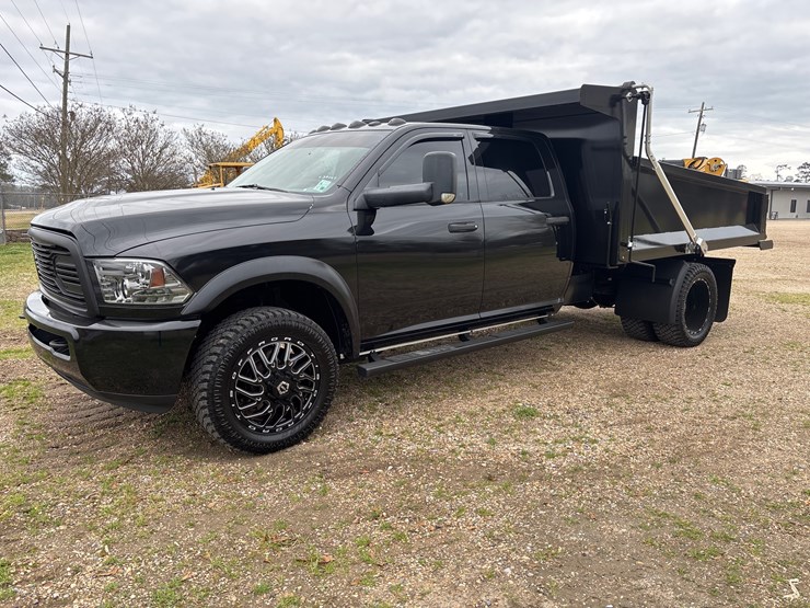 2014-dodge-ram-3500-image-1