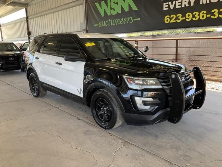 2017-ford-explorer-image-2