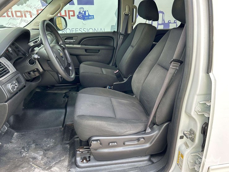 2014-chevrolet-tahoe-image-15