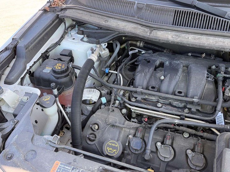 2017-ford-explorer-image-10