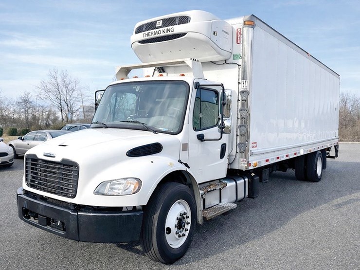 2020-freightliner-m2-106-image-1