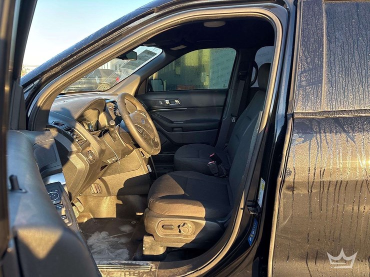 2018-ford-explorer-image-11