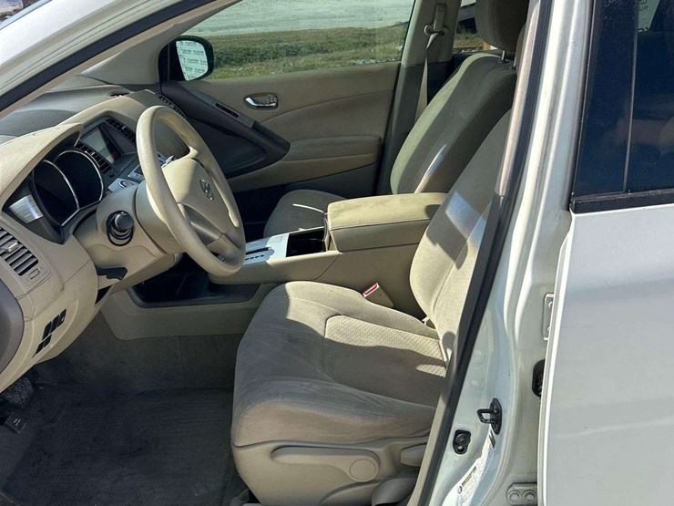 2011-nissan-murano-image-12