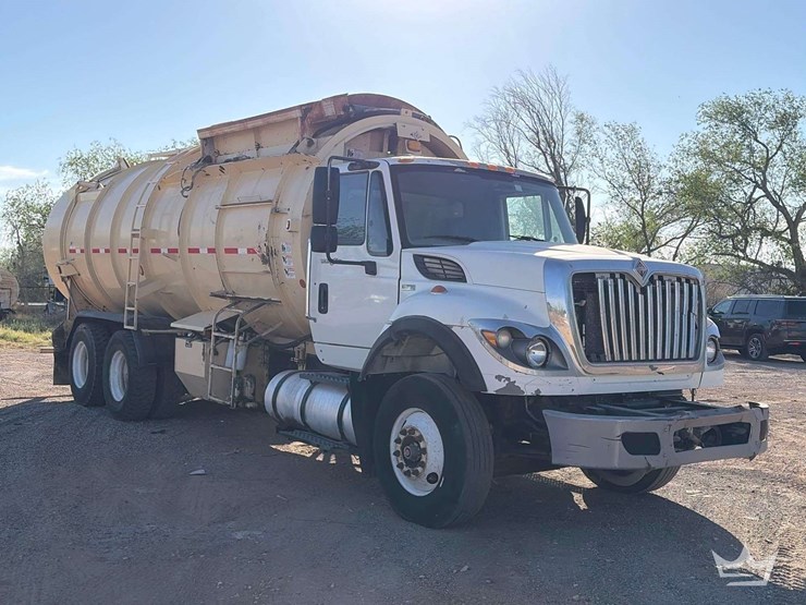 2013-international-workstar-7500-image-2