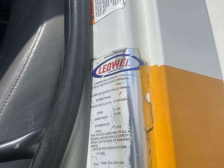 2006-international-durastar-4200-image-18