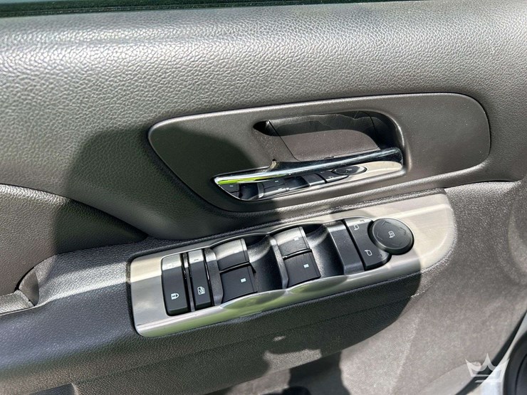 2014-chevrolet-tahoe-image-14