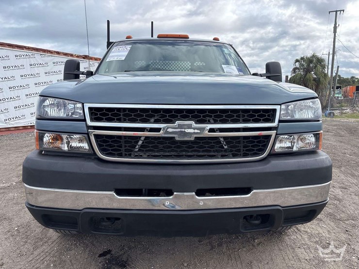 2007-chevrolet-silverado-3500-image-30