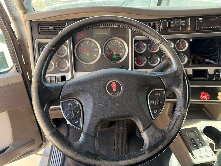 2014-kenworth-t400-image-15