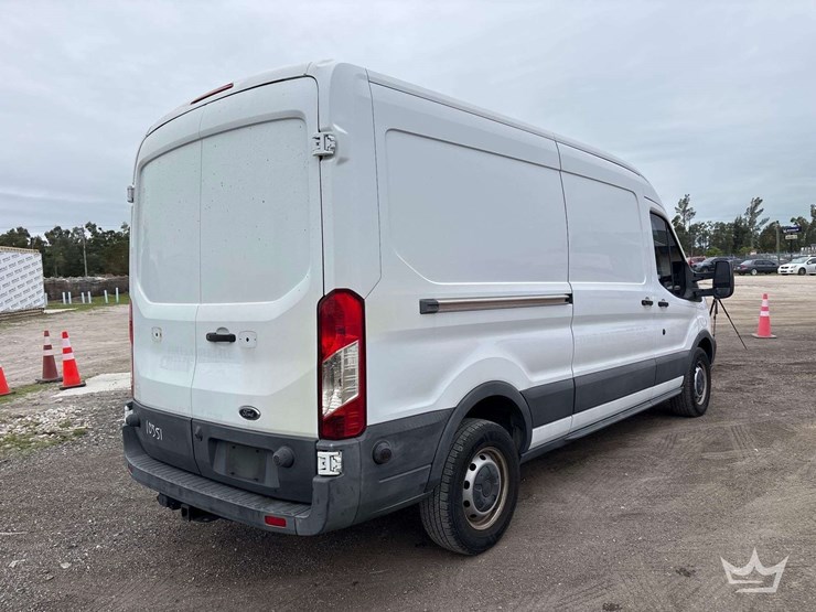 2017-ford-transit-image-3