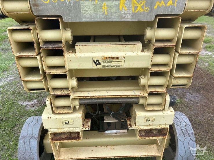 2008-jlg-3246es-image-11