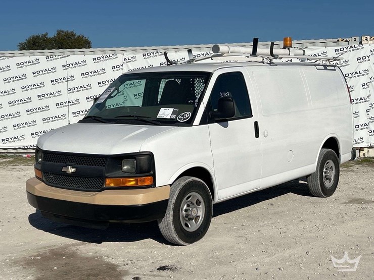 2011-chevrolet-express-2500-image-1