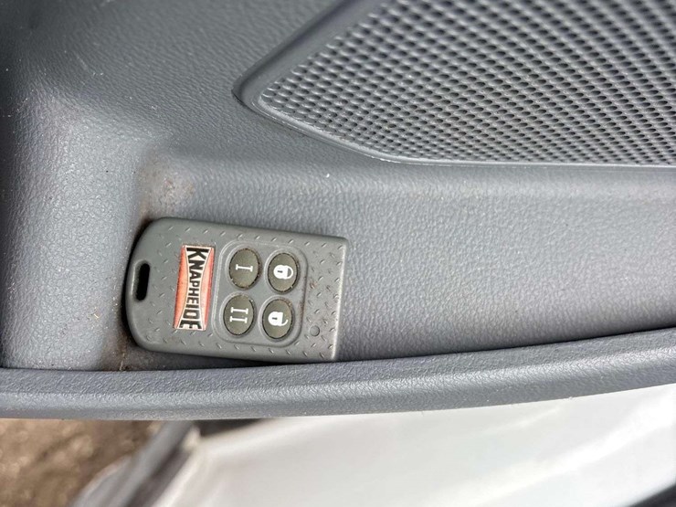 2016-ford-transit-image-16