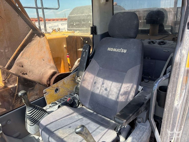 2020-komatsu-pc210-lc-image-33