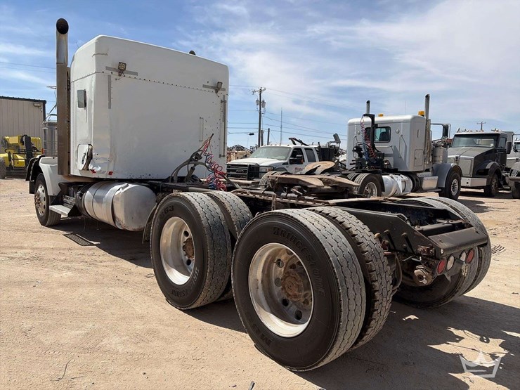 2018-kenworth-t800-image-3