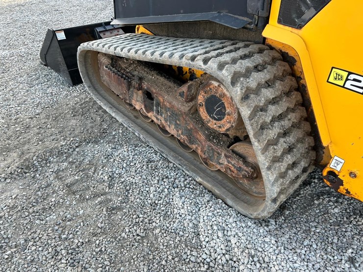 2018-jcb-270t-image-16