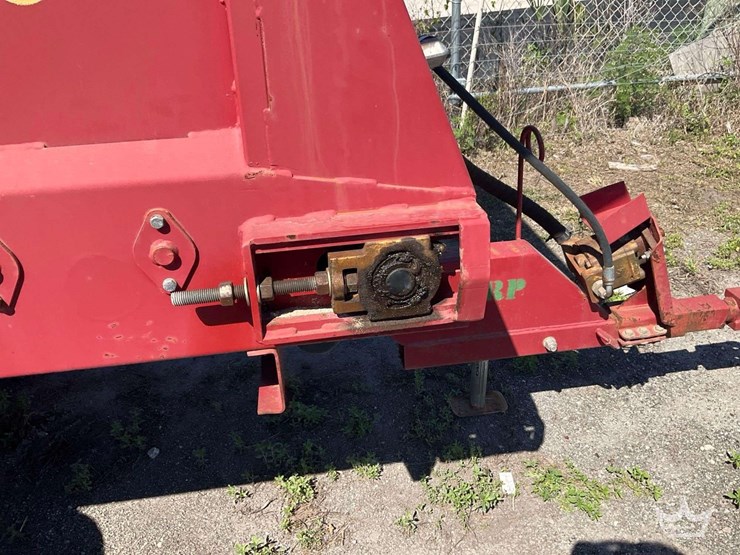 millcreek-turf-tiger-cc2-11-fertilizer-spreader-image-7