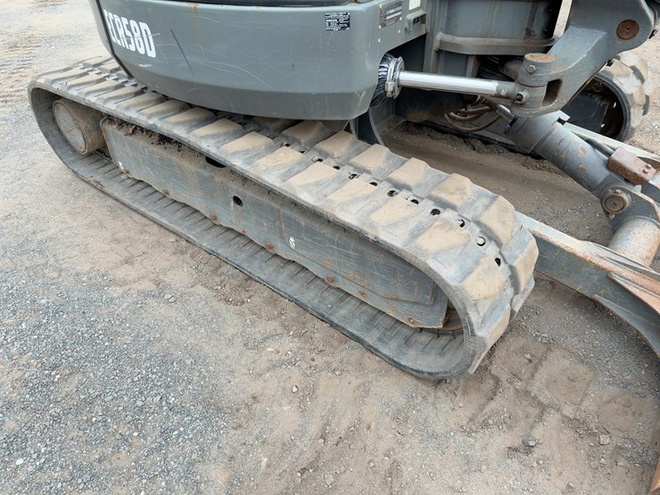 2014-volvo-ecr58d-image-19