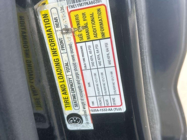 2015-ford-transit-image-26