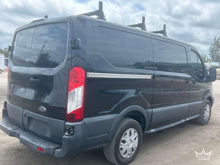 2015-ford-transit-image-3