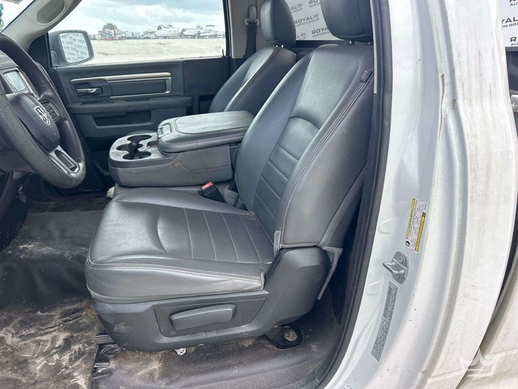 2019-dodge-1500-image-13