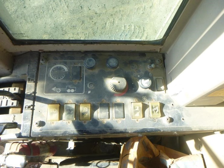 1996-deere-670b-image-30