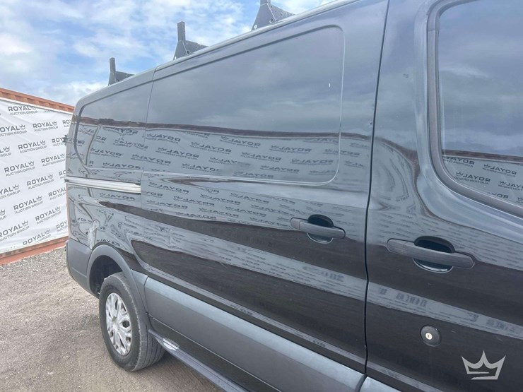 2015-ford-transit-image-30