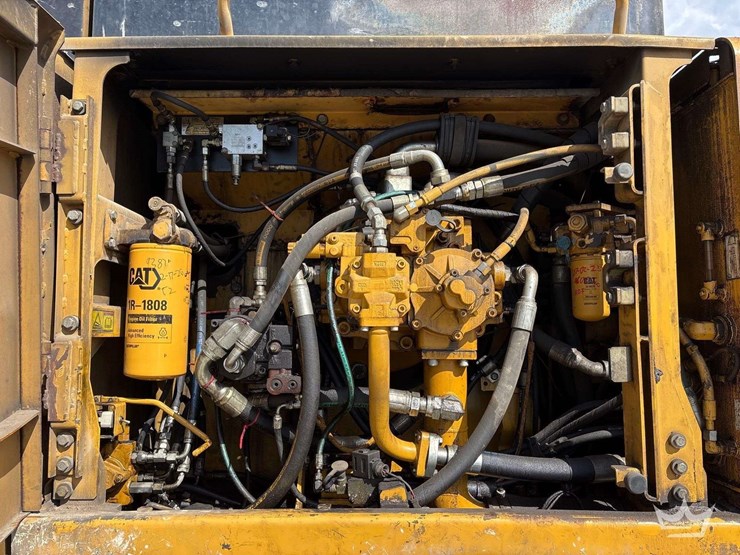 2009-caterpillar-345d-image-8