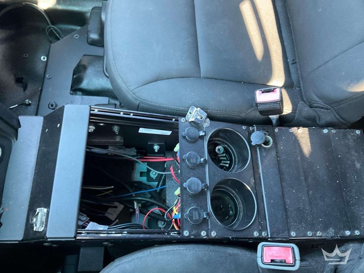 2016-ford-explorer-image-17