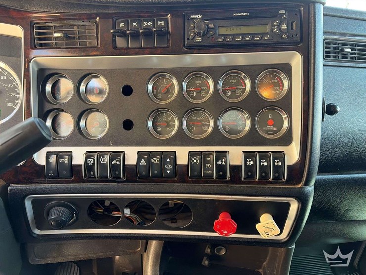 2011-kenworth-t800-image-14