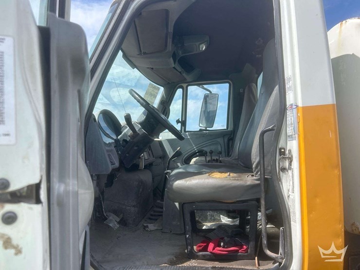 2006-international-durastar-4200-image-16