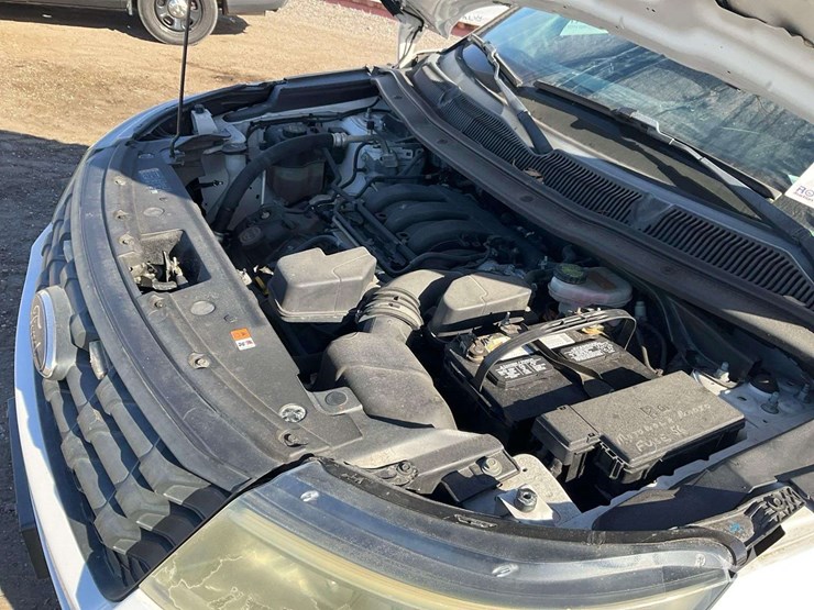 2016-ford-explorer-image-9